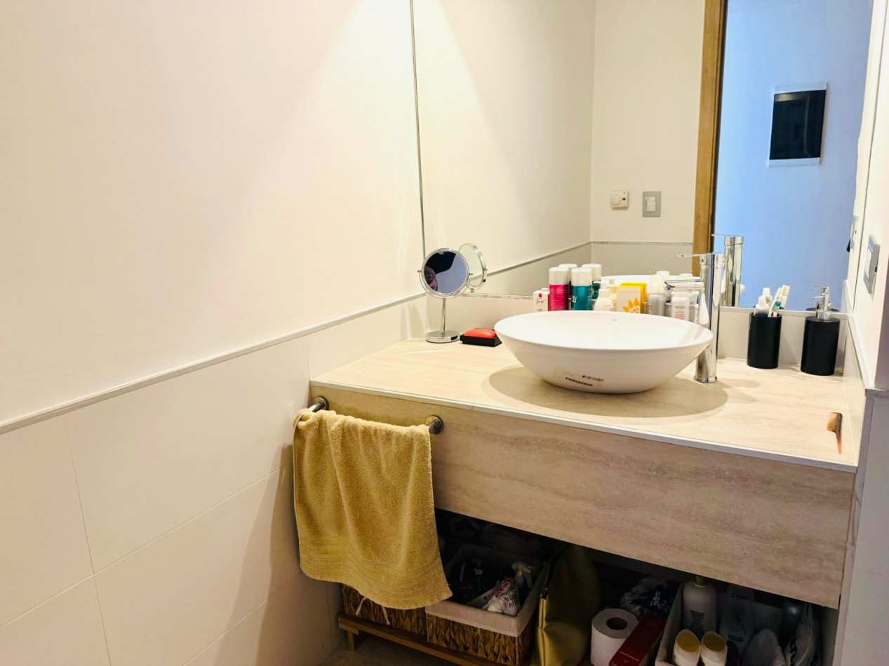 Departamento moderno dos ambientes con cochera y vista al mar