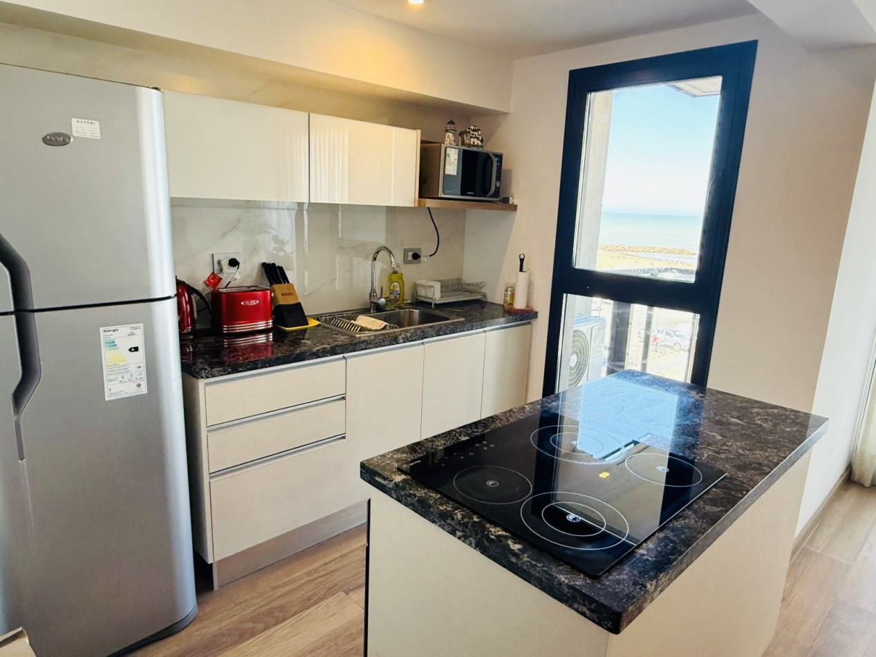 Departamento moderno dos ambientes con cochera y vista al mar