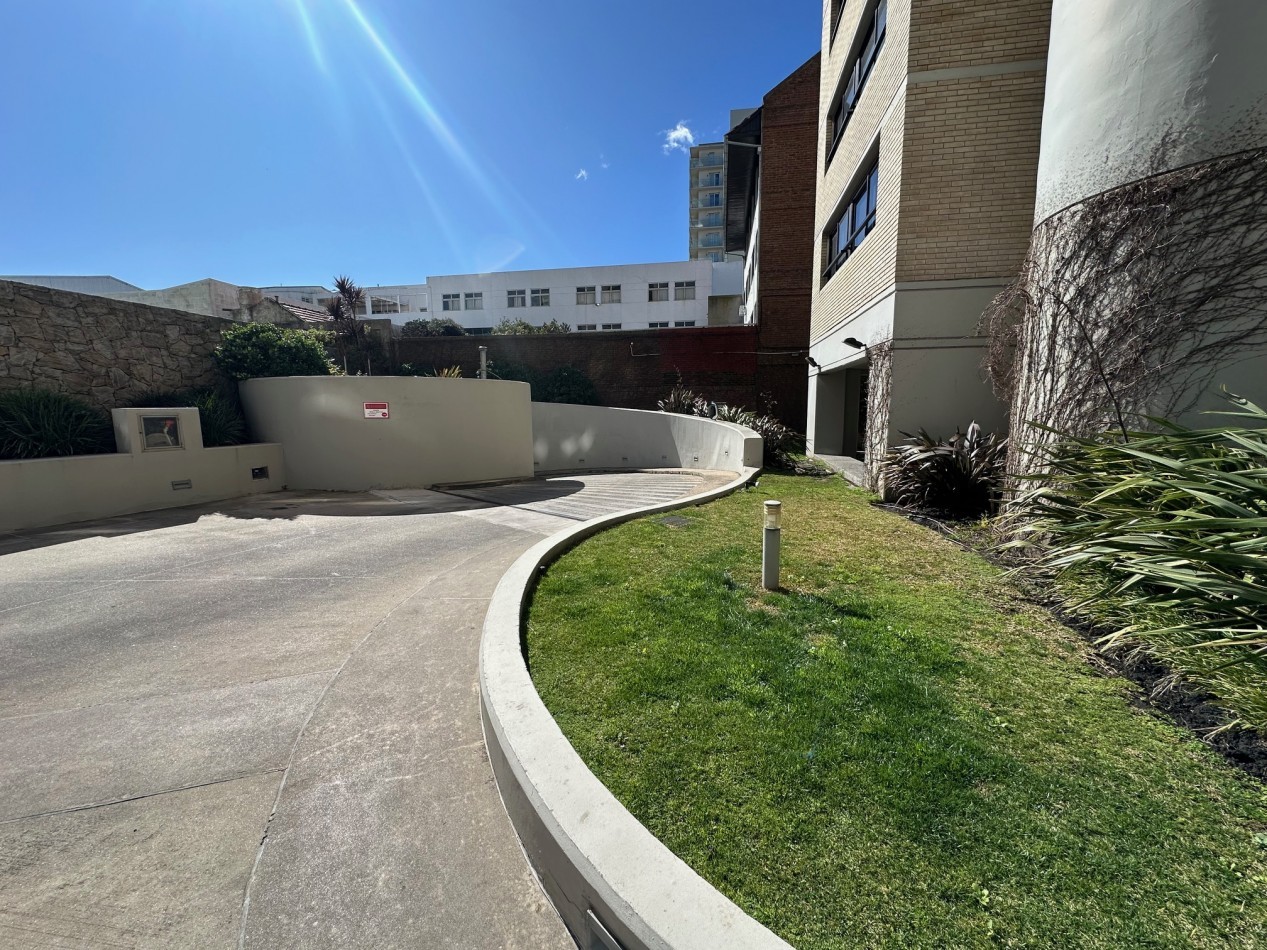 Semipiso 4 Ambientes en Edificio Torre con Amenities Playa Grande