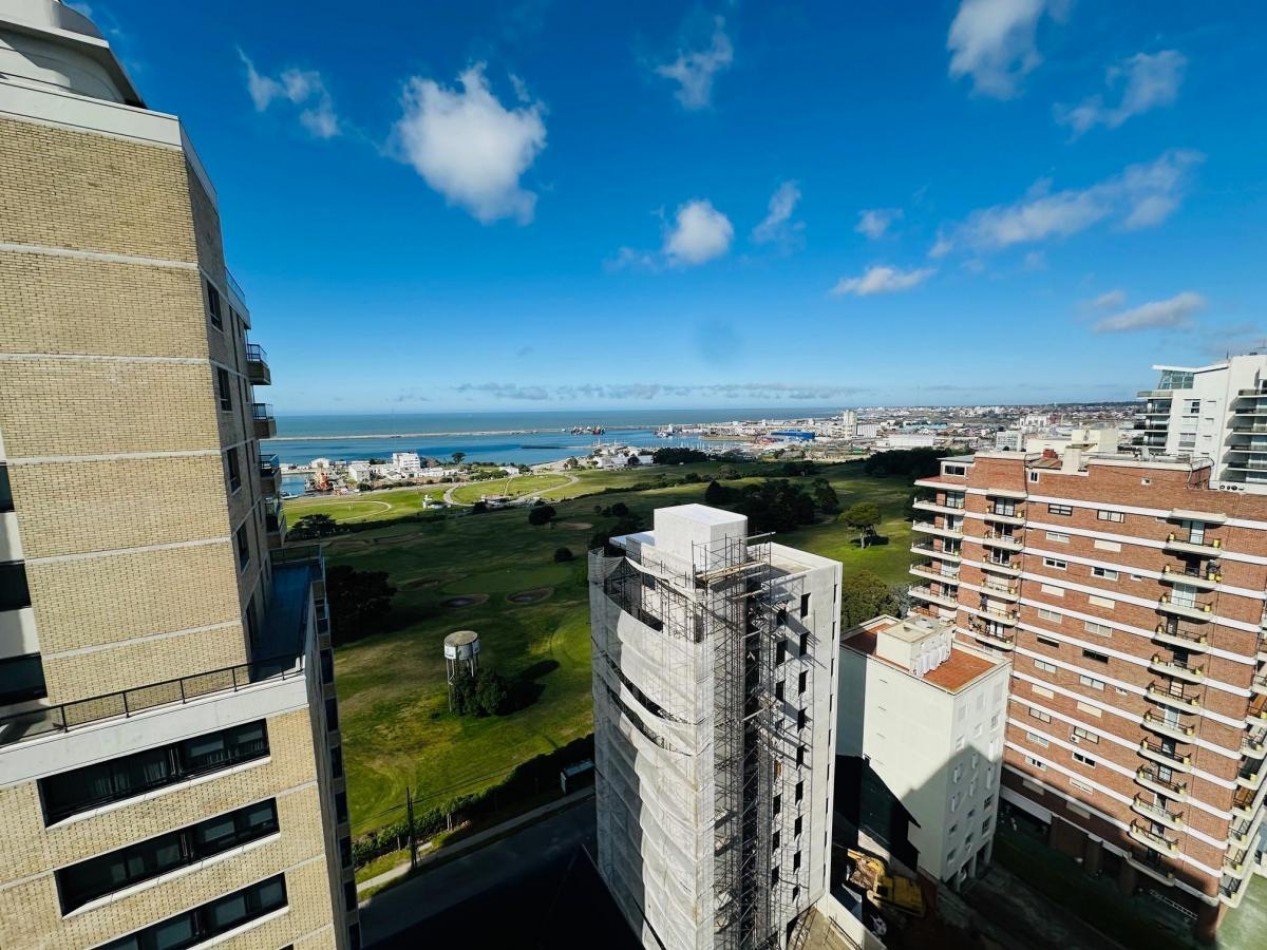 Semipiso 4 Ambientes en Edificio Torre con Amenities Playa Grande