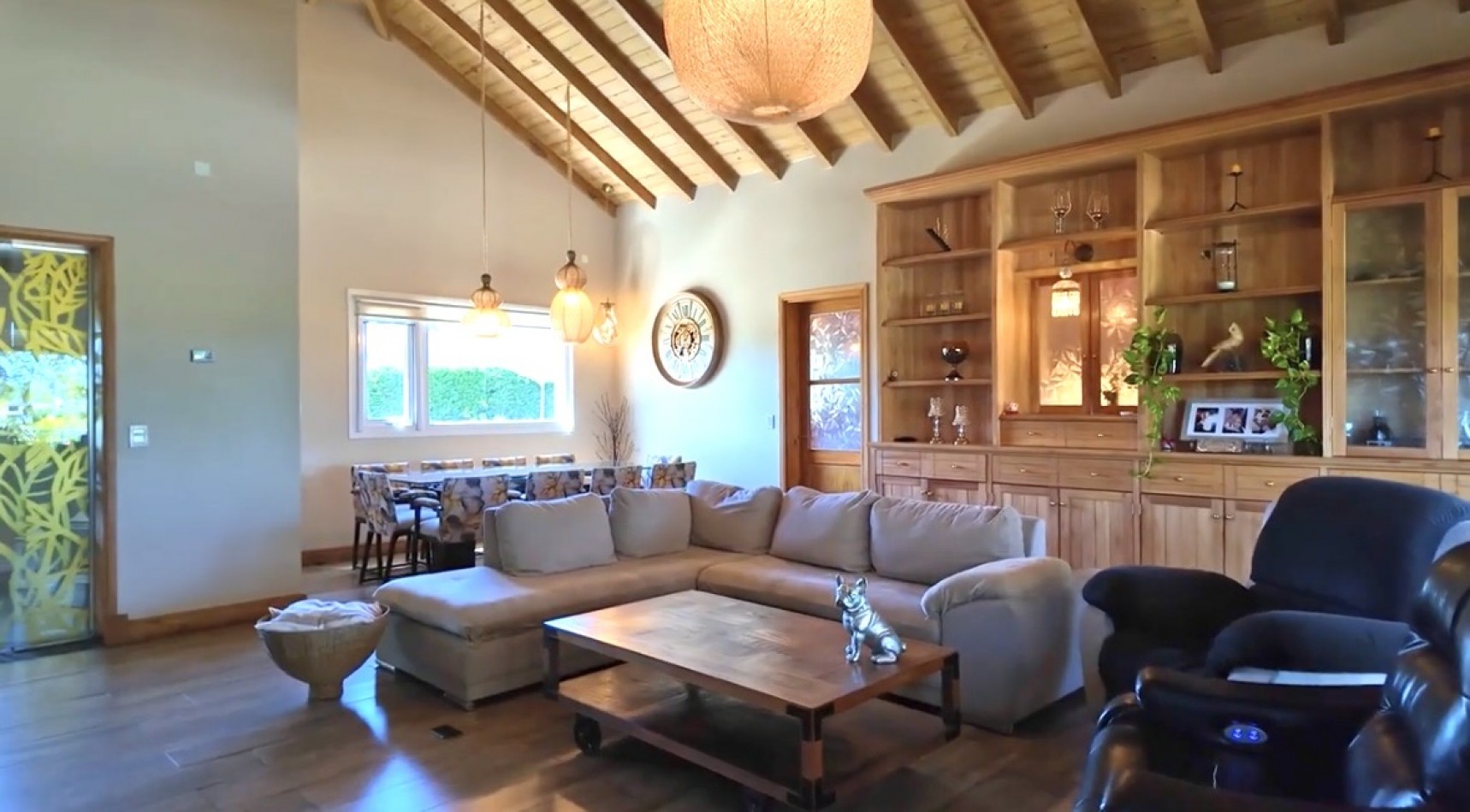 Amplia Casa con pileta barrio privado Arenas del Sur