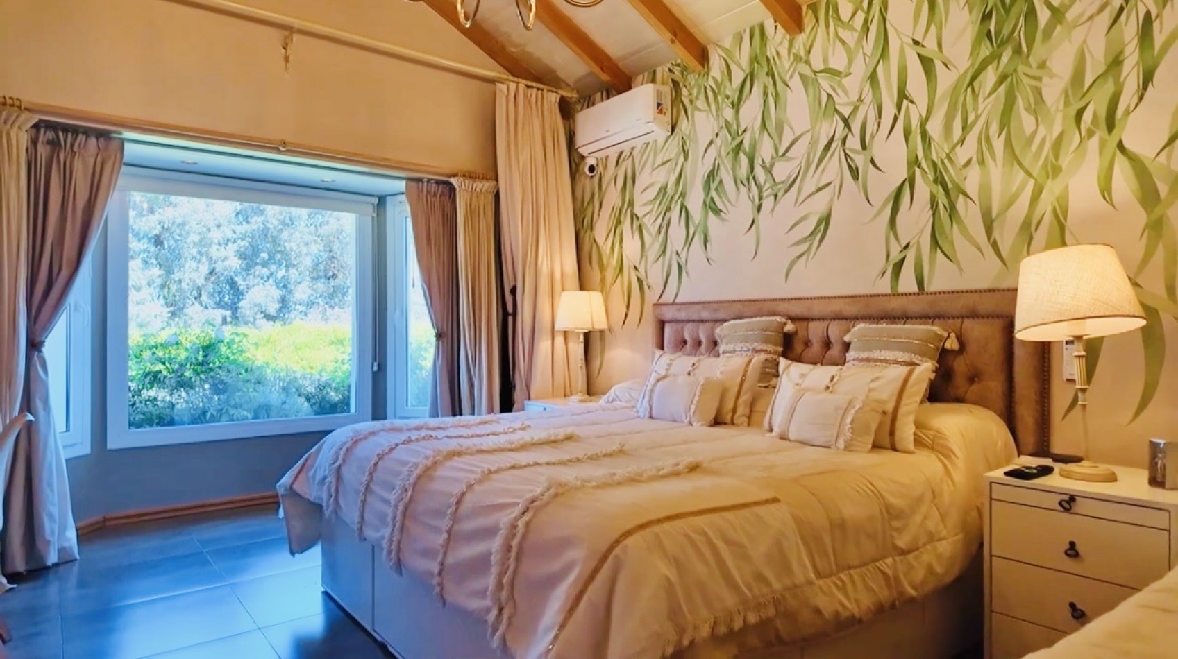 Amplia Casa con pileta barrio privado Arenas del Sur