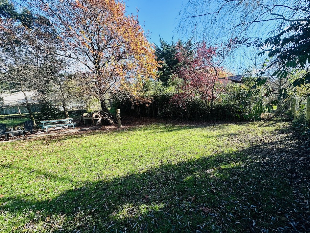 Casa tres ambientes con amplio parque