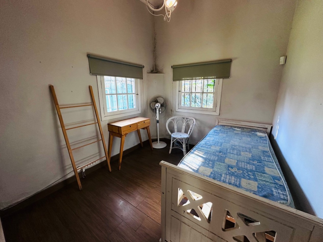Casa tres ambientes con amplio parque