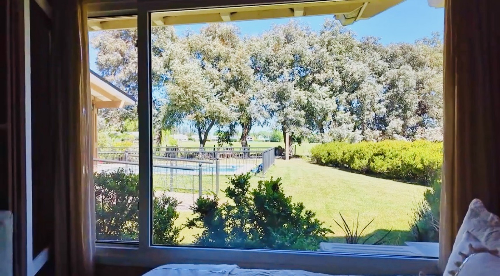 Amplia Casa con pileta climatizada barrio privado Arenas del Sur