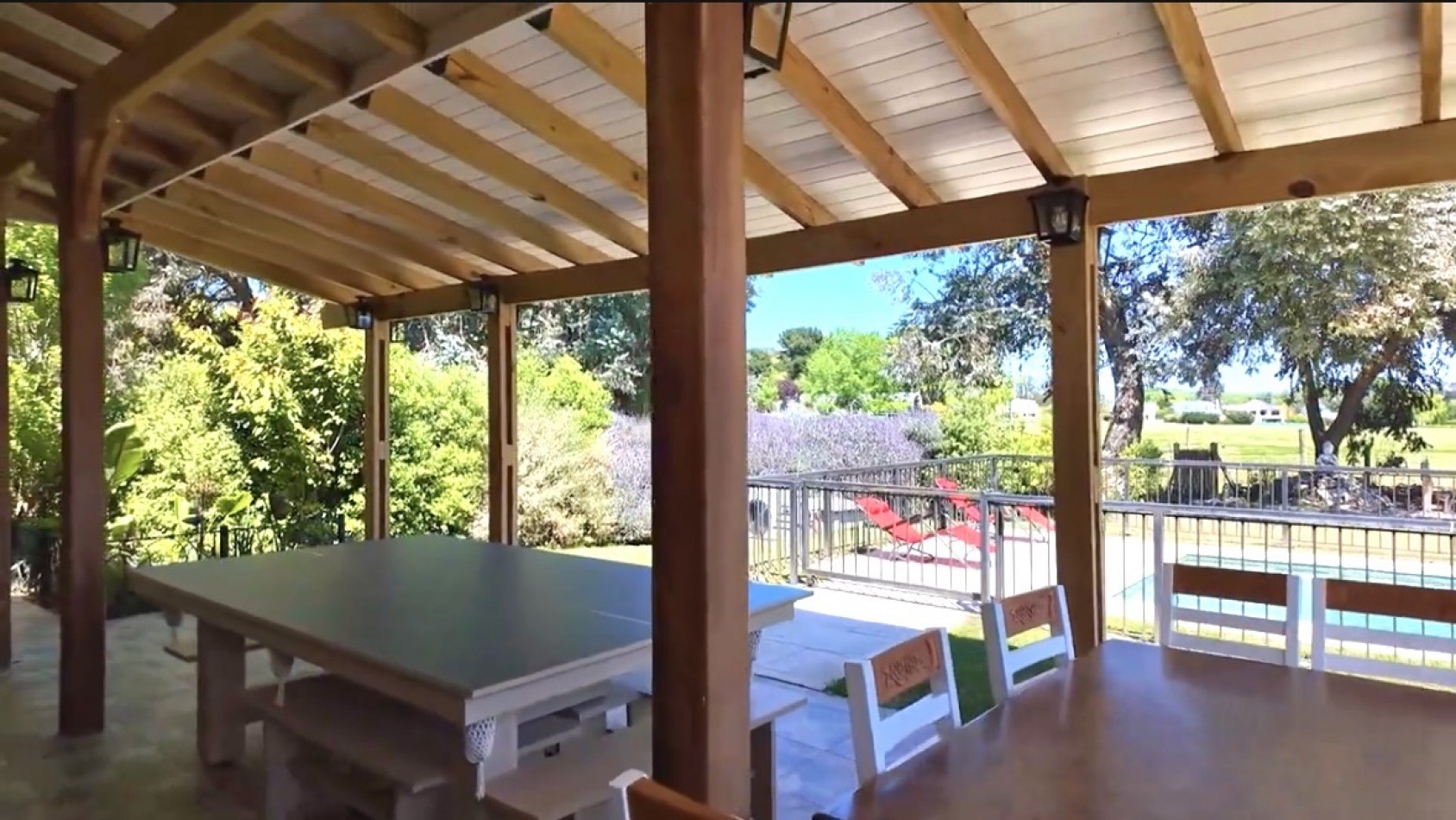 Amplia Casa con pileta climatizada barrio privado Arenas del Sur