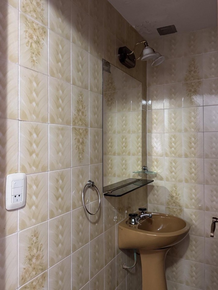 Amplio Departamento con cochera apto uso profesional Playa Grande