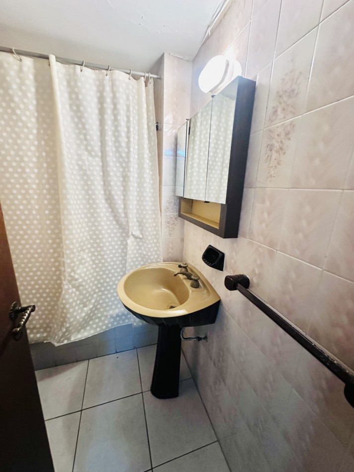 Amplio Departamento con cochera apto uso profesional Playa Grande