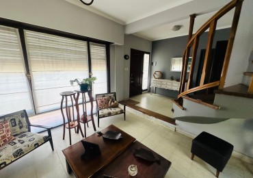 Casa 4 ambientes, jardin y garage para 2 vehiculos barrio San Jose