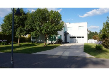 Amplia Casa sobre Lote unico de 1250 mts2 barrio privado Rumenco